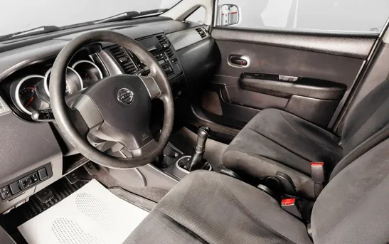 Nissan Tiida 1.60 механика, фото №1