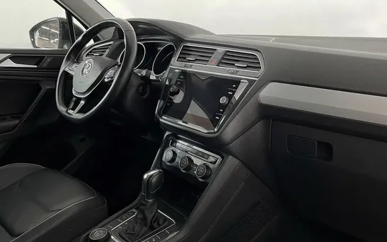 Volkswagen Tiguan 2.00 робот, фото №1