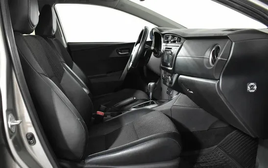 Toyota Auris 1.60 вариатор, фото №1