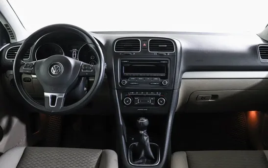 Volkswagen Golf 1.60 механика, фото №1