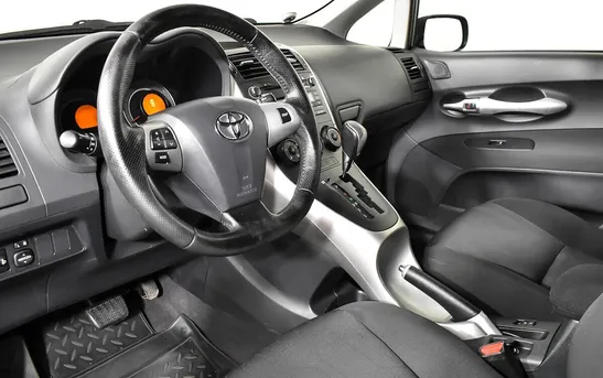 Toyota Auris 1.60 автомат, фото №1