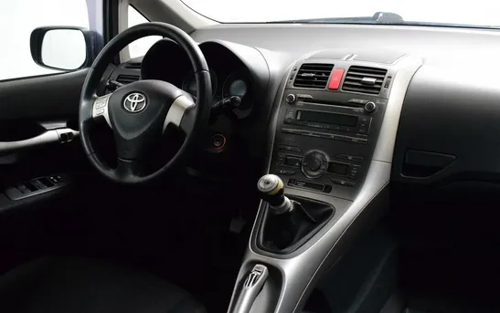 Toyota Auris 1.60 механика, фото №1