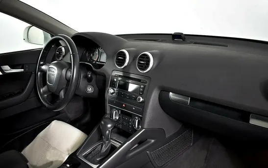 Audi A3 1.60 робот, фото №1