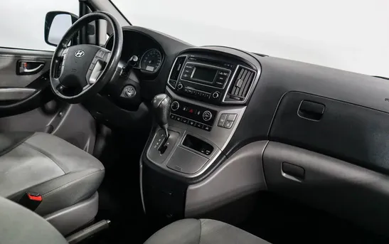 Hyundai H-1 2.50 автомат, фото №1