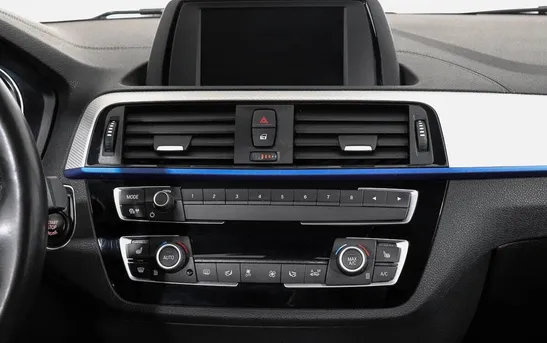 BMW 1 серии 1.50 автомат, фото №1