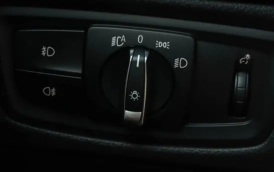 BMW 1 серии 1.50 автомат, фото №1