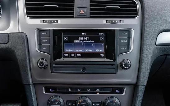 Volkswagen Golf 1.40 робот, фото №1