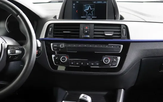 BMW 1 серии 1.50 автомат, фото №1