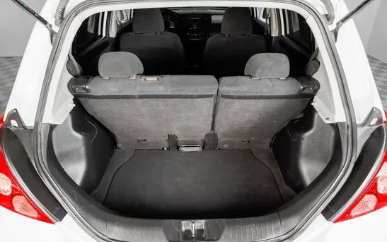 Nissan Tiida 1.60 механика, фото №1