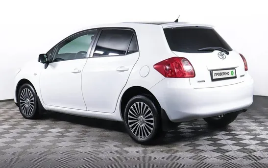 Toyota Auris 1.60 механика, фото №1