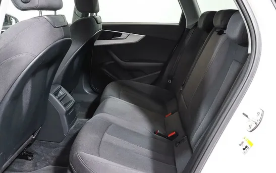 Audi A4 2.00 робот, фото №1