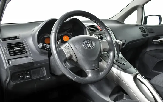 Toyota Auris 1.60 робот, фото №1