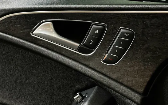 Audi A6 2.00 робот, фото №1