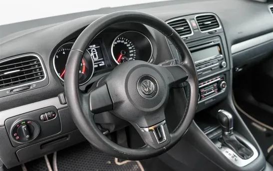 Volkswagen Golf 1.60 робот, фото №1