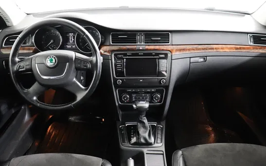 Skoda Superb 1.80 робот, фото №1