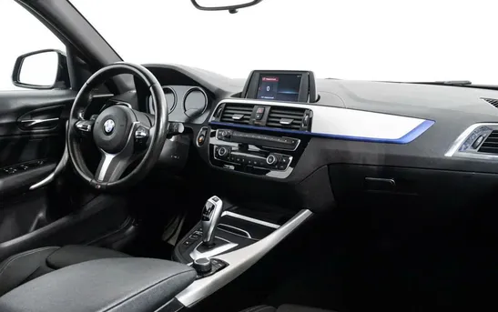 BMW 1 серии 1.50 автомат, фото №1