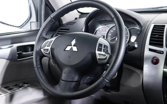Mitsubishi Pajero Sport 2.50 автомат, фото №1