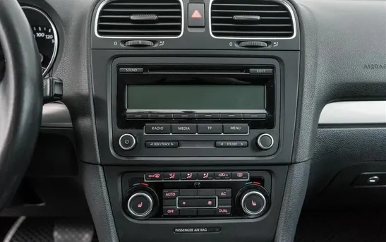 Volkswagen Golf 1.60 робот, фото №1