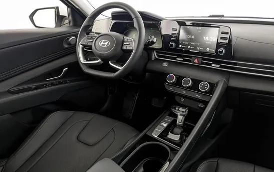 Hyundai Elantra 1.50 вариатор, фото №1