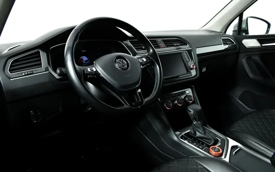 Volkswagen Tiguan 2.00 робот, фото №1