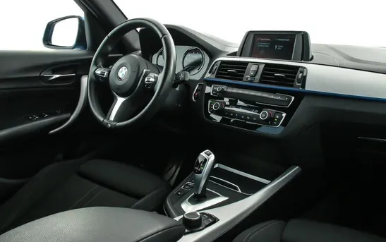 BMW 1 серии 1.50 автомат, фото №1