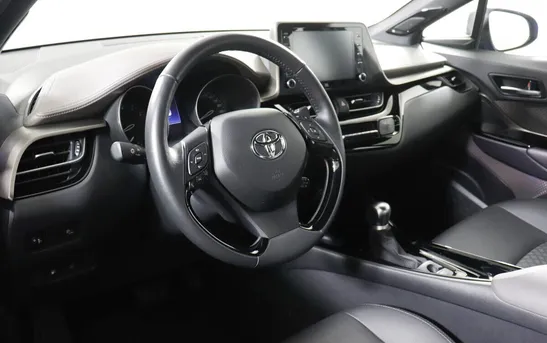 Toyota C-HR 1.20 вариатор, фото №1