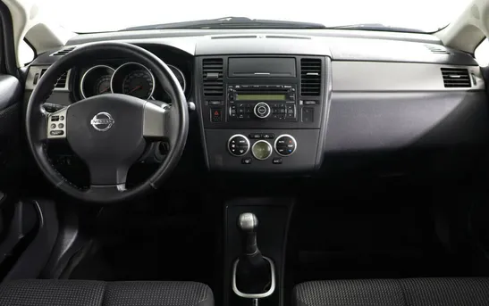 Nissan Tiida 1.60 механика, фото №1