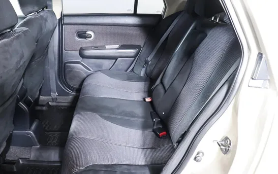 Nissan Tiida 1.60 автомат, фото №1