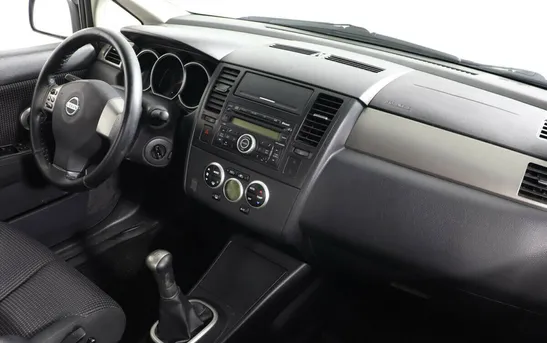 Nissan Tiida 1.60 механика, фото №1