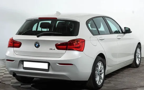 BMW 1 серии 1.50 автомат, фото №1