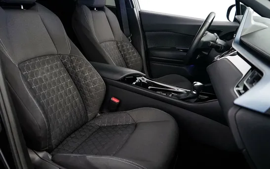 Toyota C-HR 2.00 вариатор, фото №1