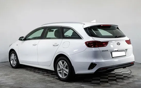 Kia Ceed 1.40 робот, фото №1
