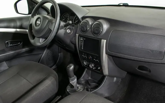 Nissan Almera 1.60 механика, фото №1