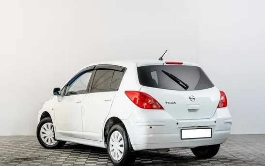 Nissan Tiida 1.60 механика, фото №1