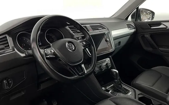 Volkswagen Tiguan 2.00 робот, фото №1
